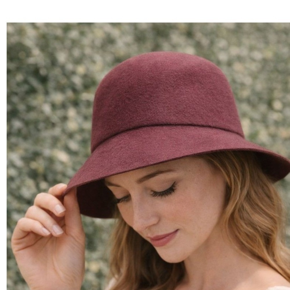 Boutique Kates Canada Burgundy Wool Felt Cloche Hat Vintage Style Made in Canada